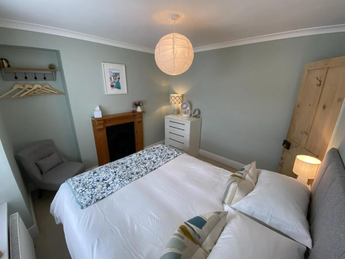 Image 5 of Spacious, seaside, Victorian home “Bay View Terrace”, Penzance