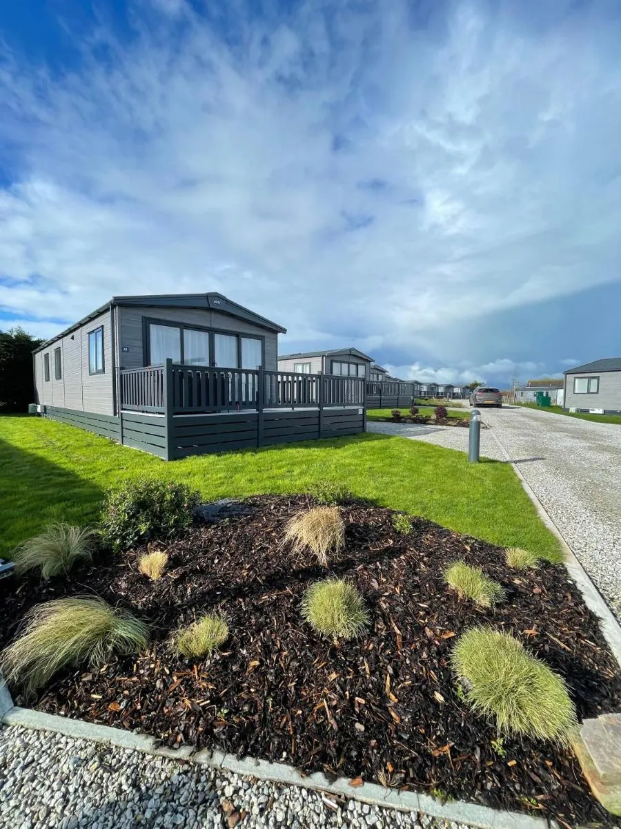 Image 3 of Stones Throw Lodge