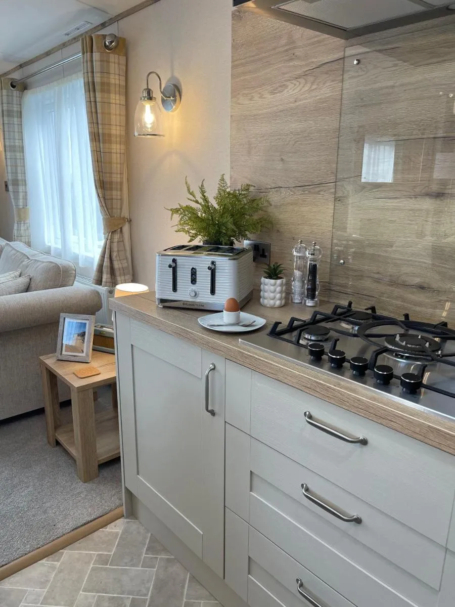 Image 4 of Stones Throw Lodge