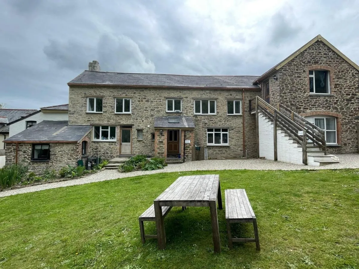 Image 5 of THE OLD RECTORY ROSE COTTAGE in Jacobstow 10 mins to Widemouth bay and Crackington Haven,Nearby Bude,Tintagel,Port Issac,Clovelly,PARKING FOR LARGE AND MULTIPLE VEHICLES