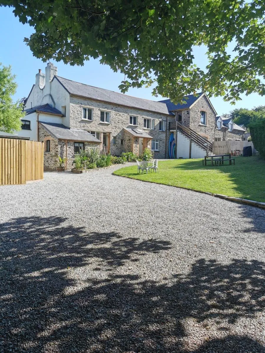 Image 3 of THE OLD RECTORY ROSE COTTAGE in Jacobstow 10 mins to Widemouth bay and Crackington Haven,Nearby Bude,Tintagel,Port Issac,Clovelly,PARKING FOR LARGE AND MULTIPLE VEHICLES