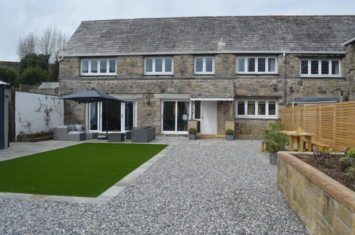 Image 4 of The Cottage, Treliggon Farm