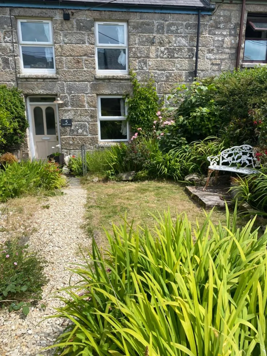 Image 1 of The Painter’s Retreat