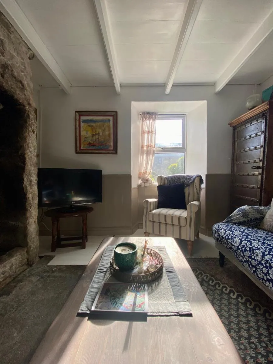 Image 6 of The Painter’s Retreat