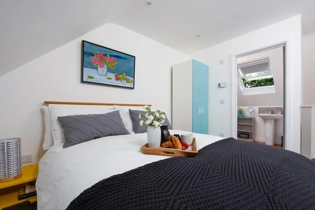 Image 1 of The Studio, Rosebud. 5 minutes walk to beach.