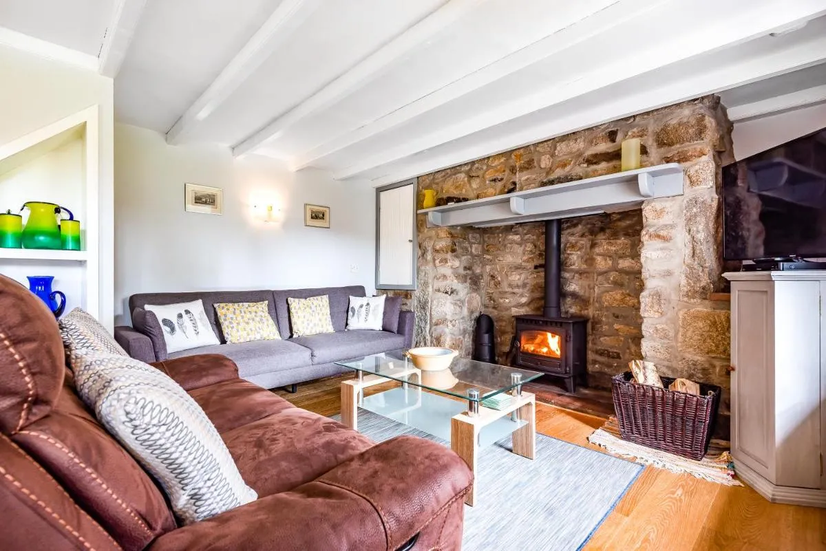 Image 3 of Tresowes Green Cottage