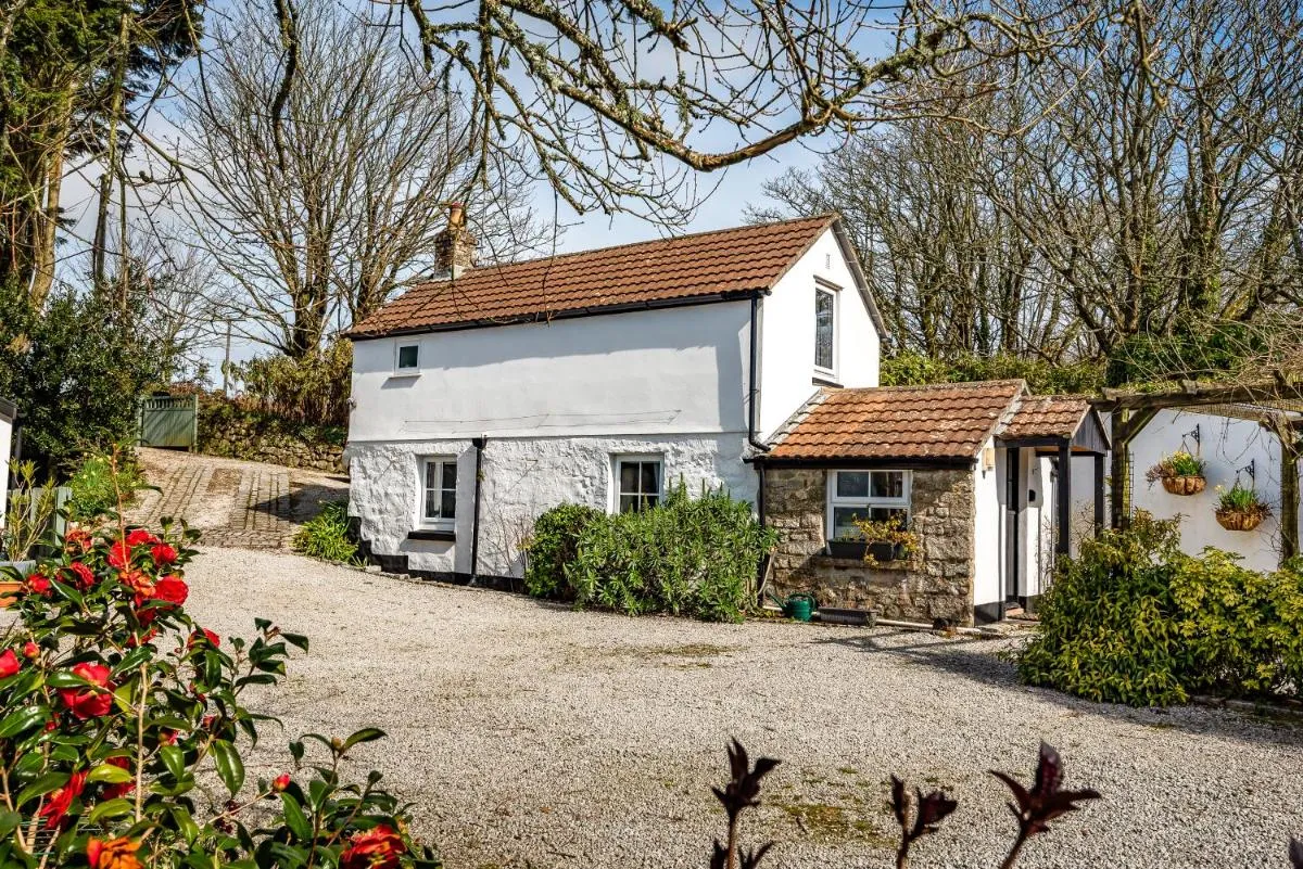 Image 2 of Tresowes Green Cottage