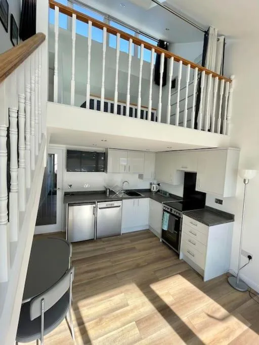 Image 5 of Whispering Waves in Porthtowan, Beachfront Apartment